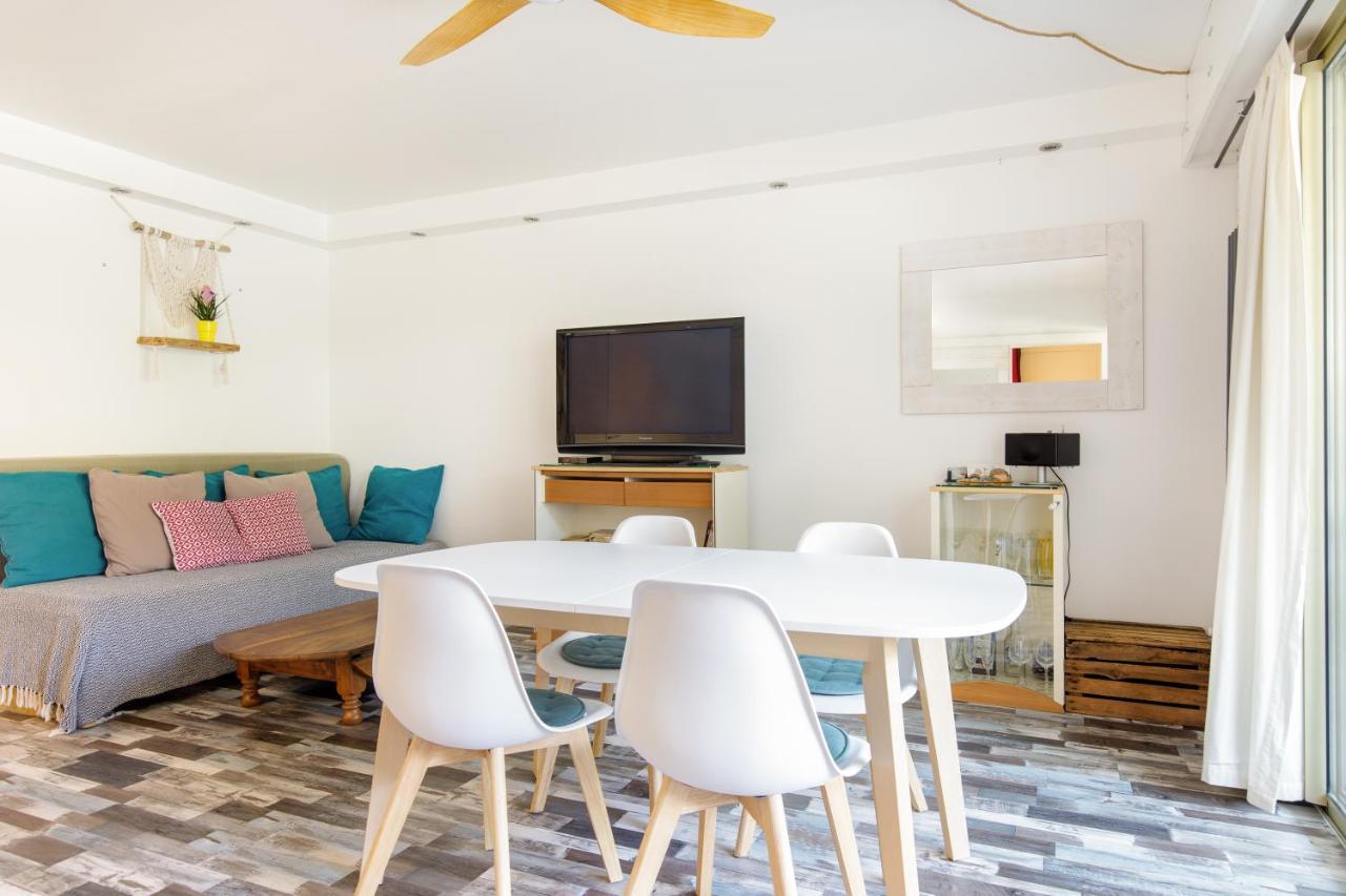 Grand Studio Neuf Face Port Et Plage, Parking Prive Ґольф-Жуан Екстер'єр фото